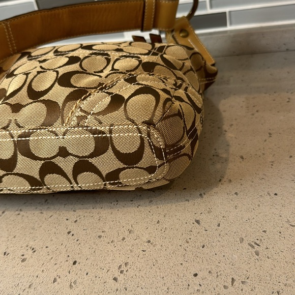 COACH - 2006 Signature Jacquard Shoulder Bag - Picture 5 of 13